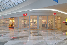 uniqlo—-werribee.jpg
