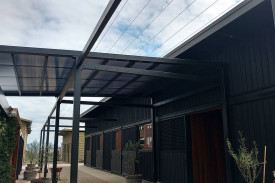 zonzo-winery-arbor.jpg